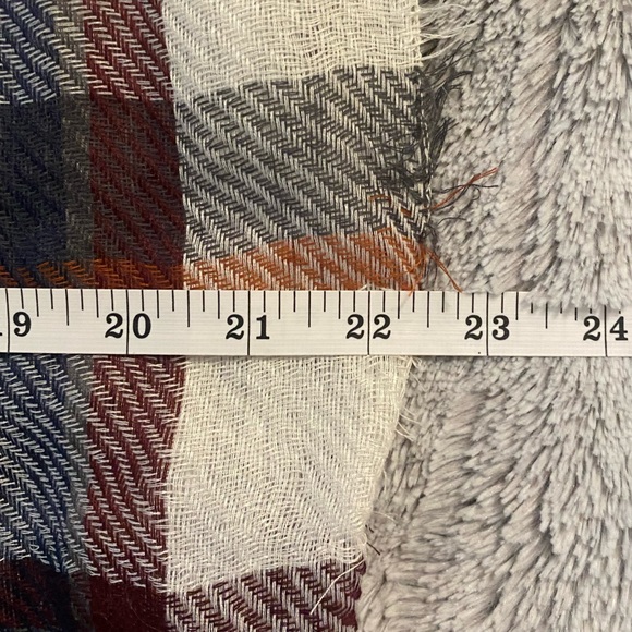 Women | Lightweight Polyester Scarf - Picture 5 of 5